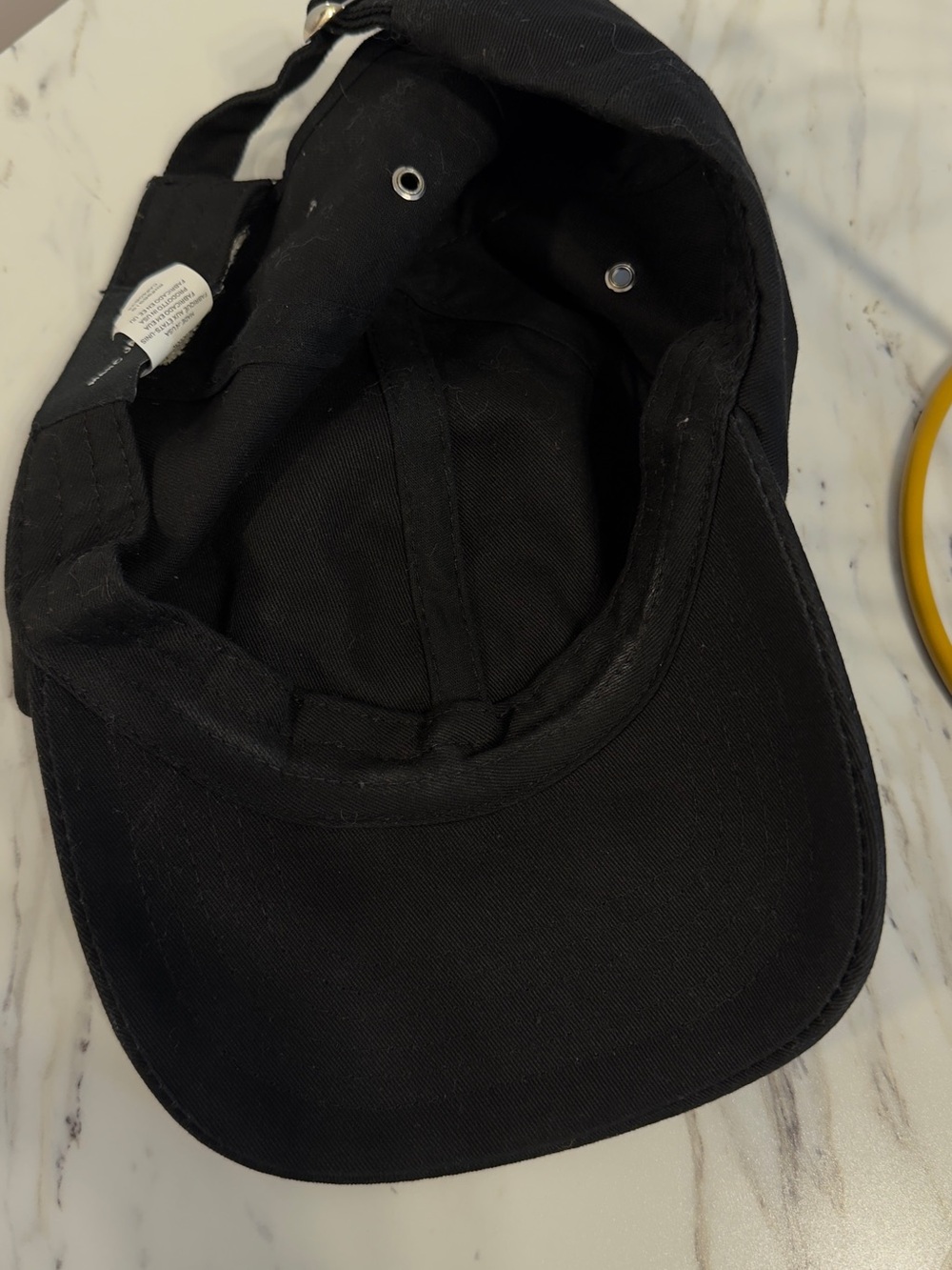 Marc Jacobs Black 'The Cap'
Embroidered Logo Cap Marc Jacobs - Picture 6 of 6